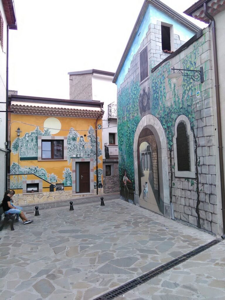 Murales in via Roma, Satriano di Lucania